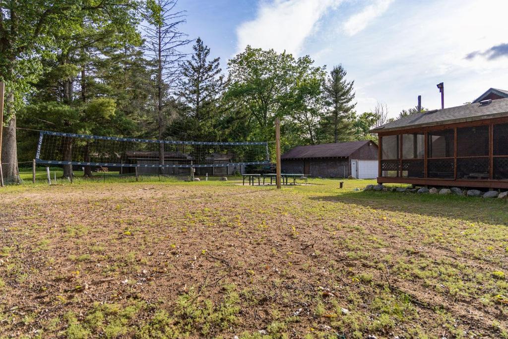 Twelve Pines Resort - South Lodge With Private Pier On Catfish Lake Eagle River Exterior foto