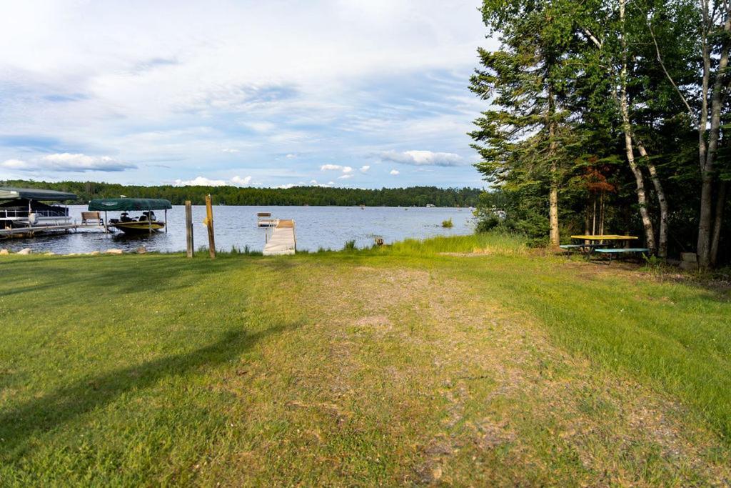 Twelve Pines Resort - South Lodge With Private Pier On Catfish Lake Eagle River Exterior foto